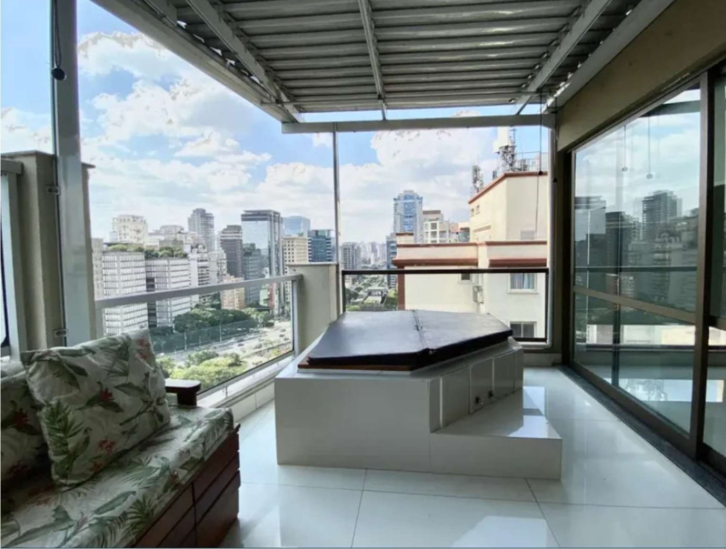 Smooth White Rooftop